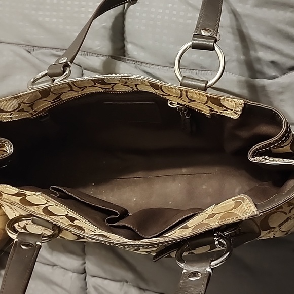 Coach Shoulder Bag - Picture 4 of 4